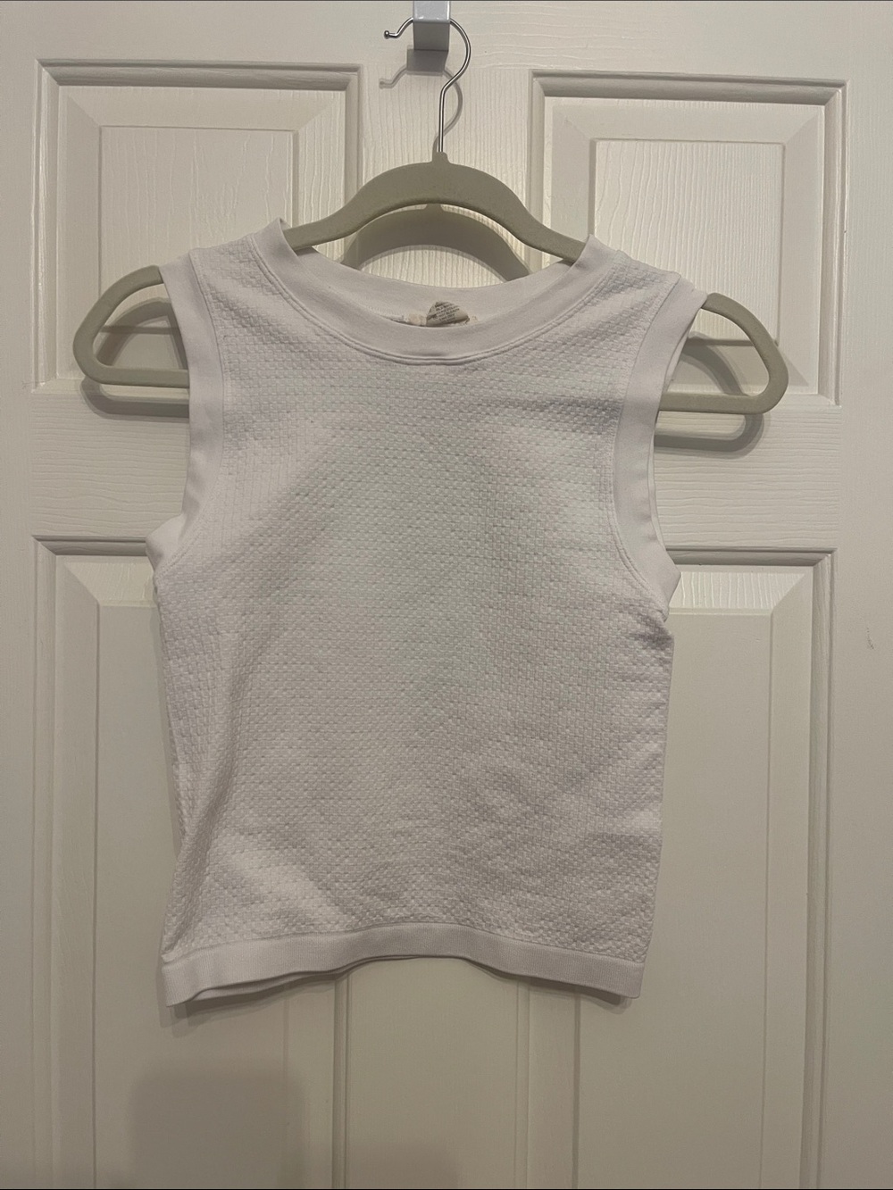 MOA-MOA- Women’s White Sleeveless Body Contour Tank Top -S:OS